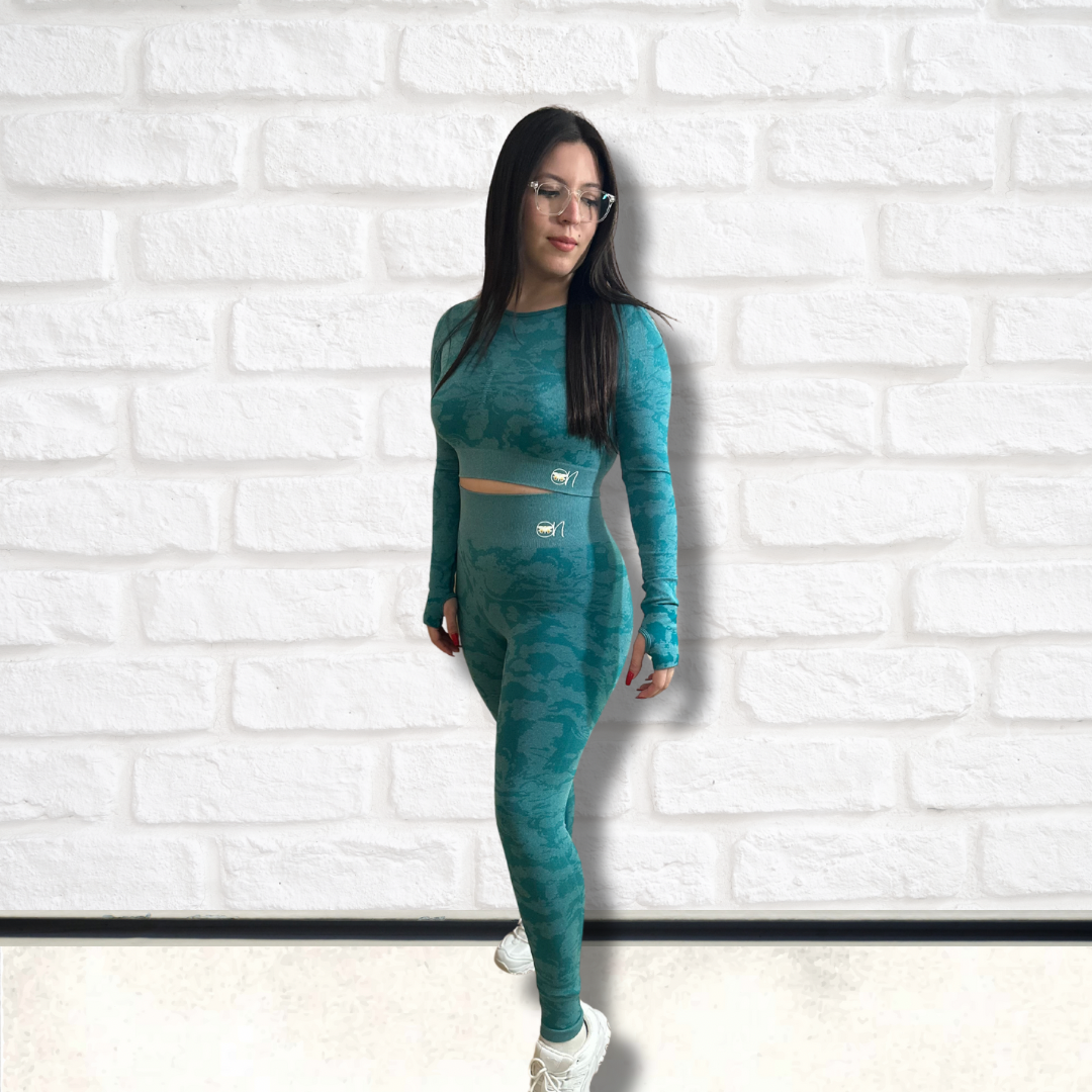 Long Sleeves Back wholes Top & High-Waisted Legging